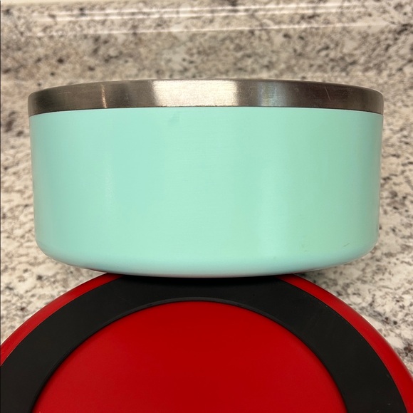 Set of Two Stainless Steel Dog Bowls - Red and Seafoam - Picture 5 of 11